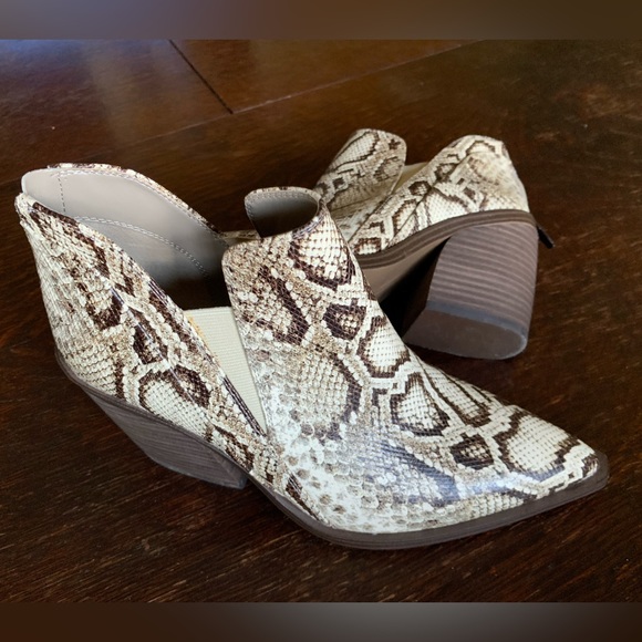 Vince Camuto Shoes - New Vince Camuto Snakeskin Leather Booties Sz. 8.5